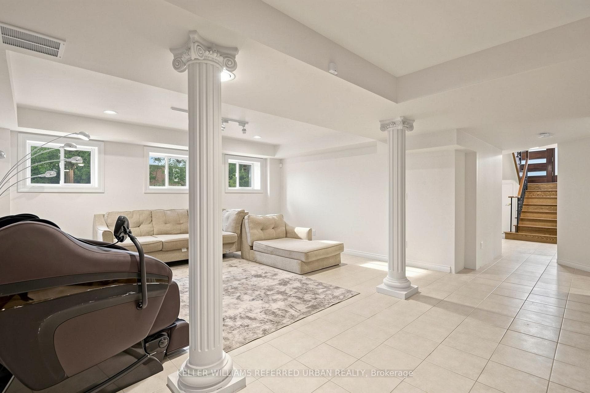 290 Empress Avenue photo 26