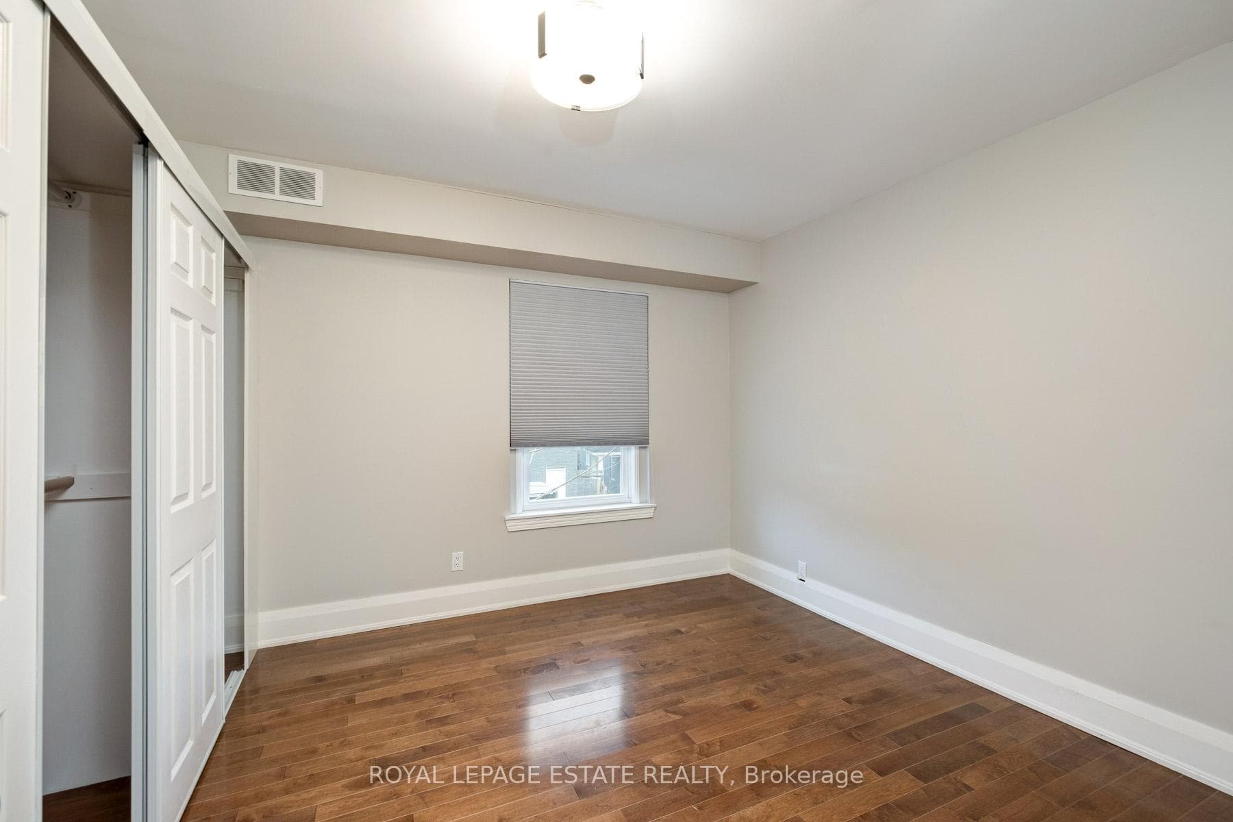 322 Silver Birch Avenue Unit Upper photo 13
