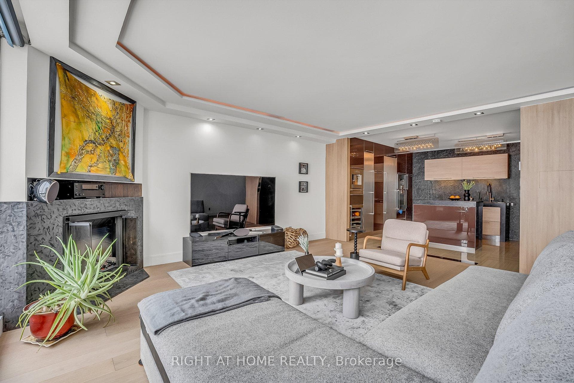 33 Harbour Square Unit 2019 photo 7