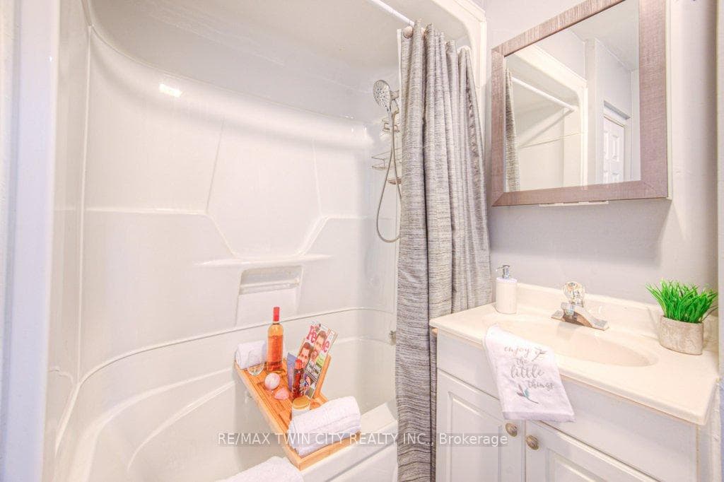 211 Veronica Drive Unit 10 photo 12
