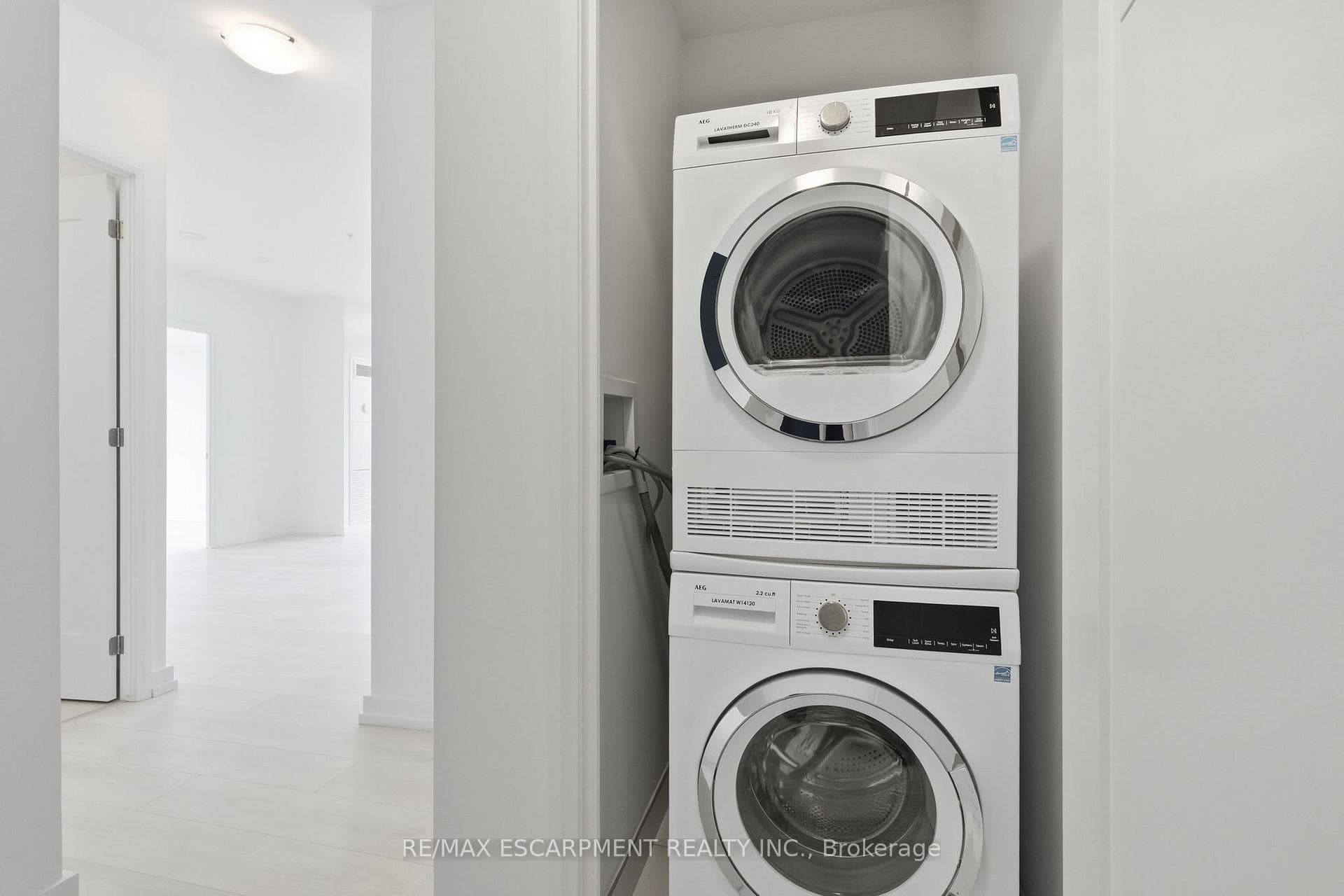 75 JAMES Street Unit 2017 photo 18