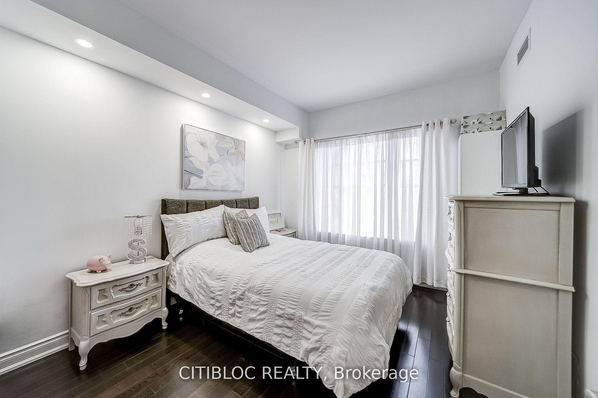 10211 Keele Street Unit 236 photo 19