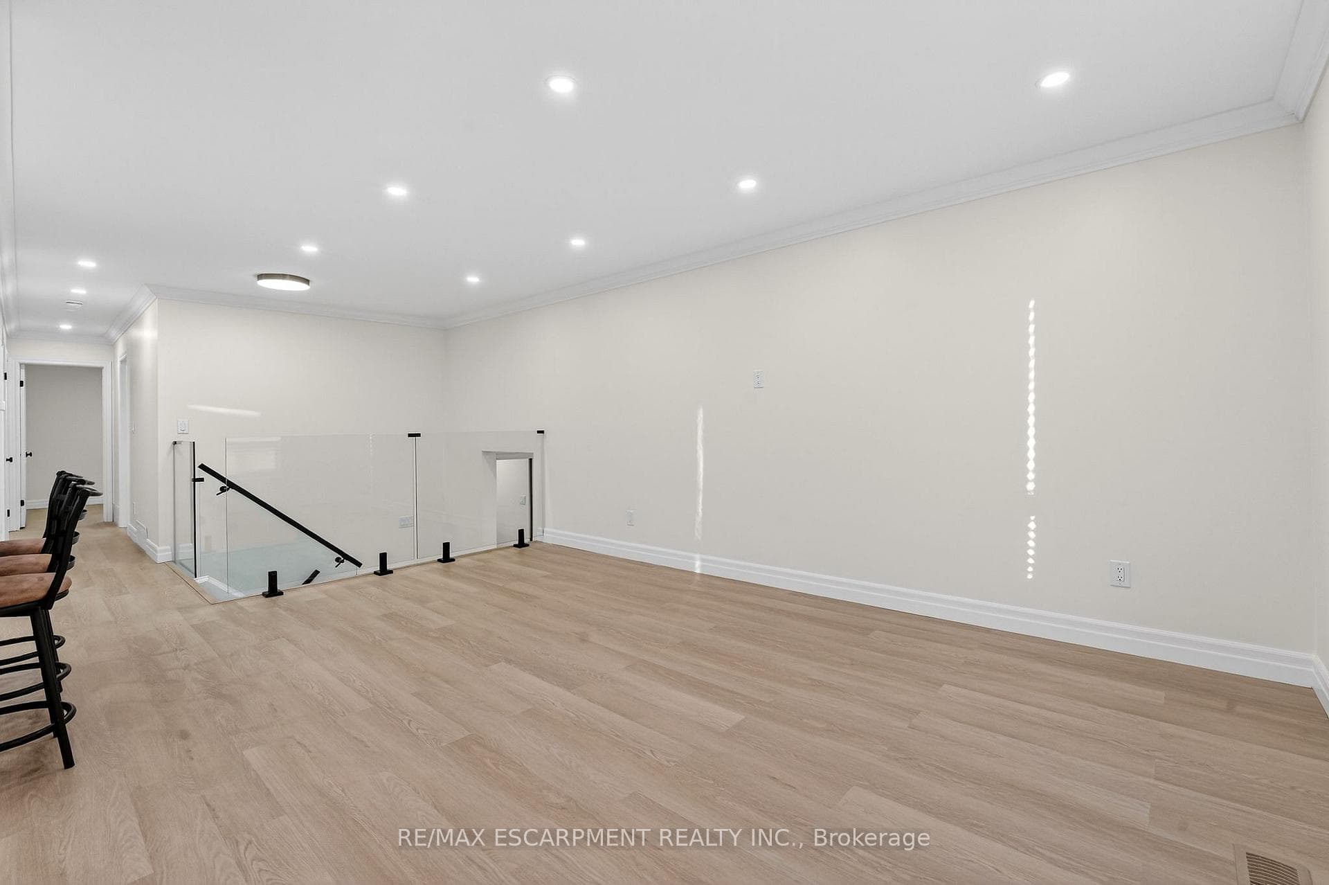 646 Cumberland Avenue photo 11