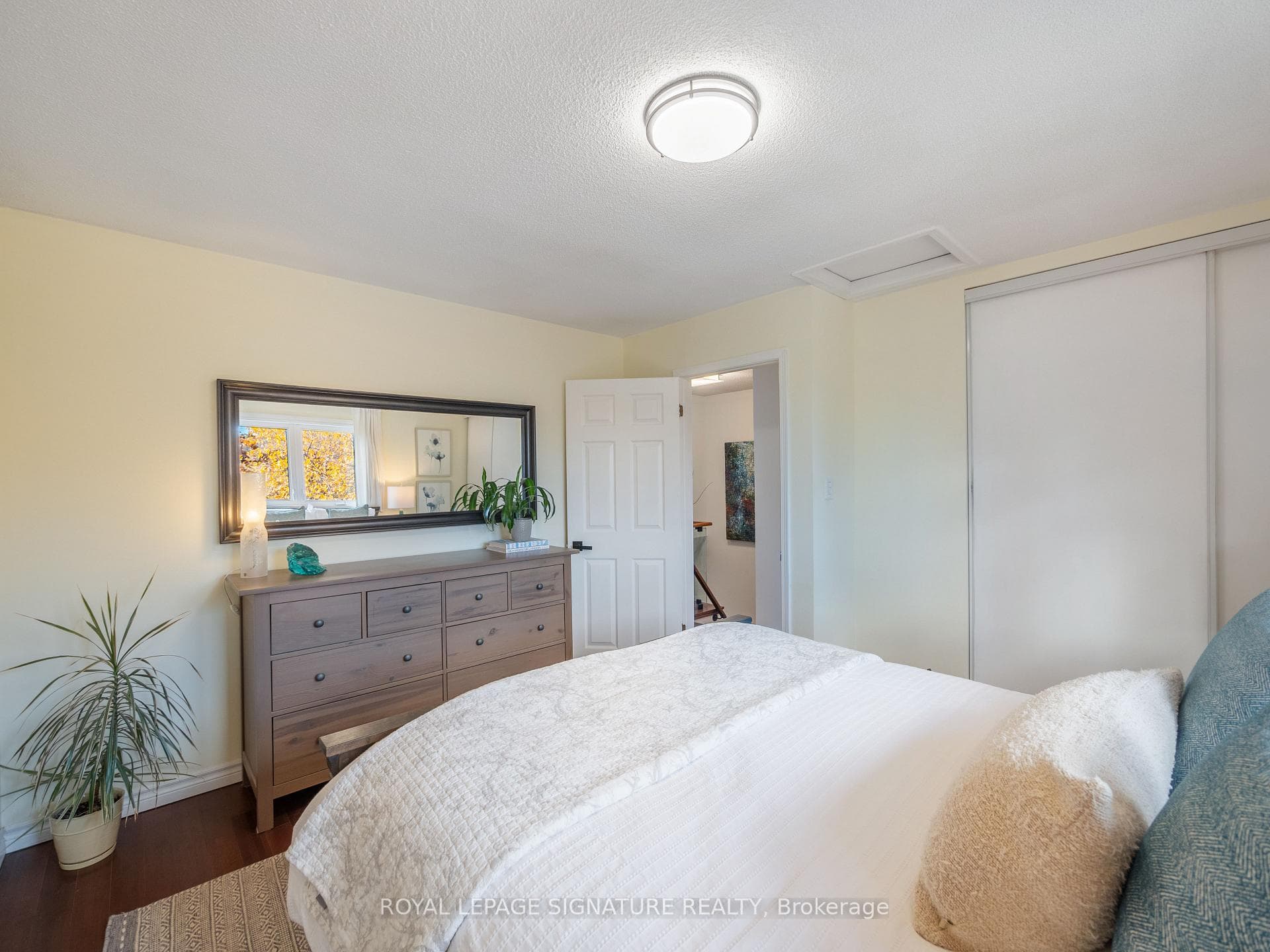 1545 Marshcourt Drive photo 21