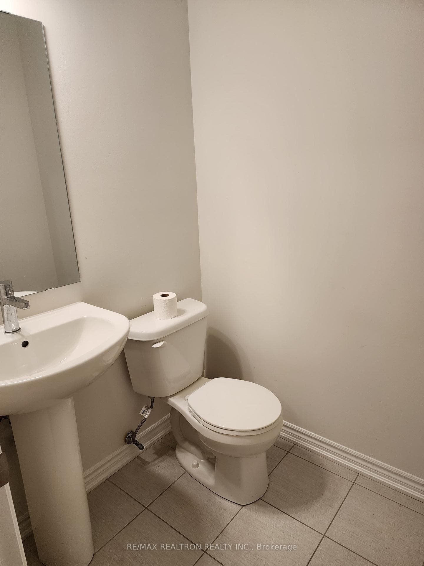 300 Coronation Road photo 17