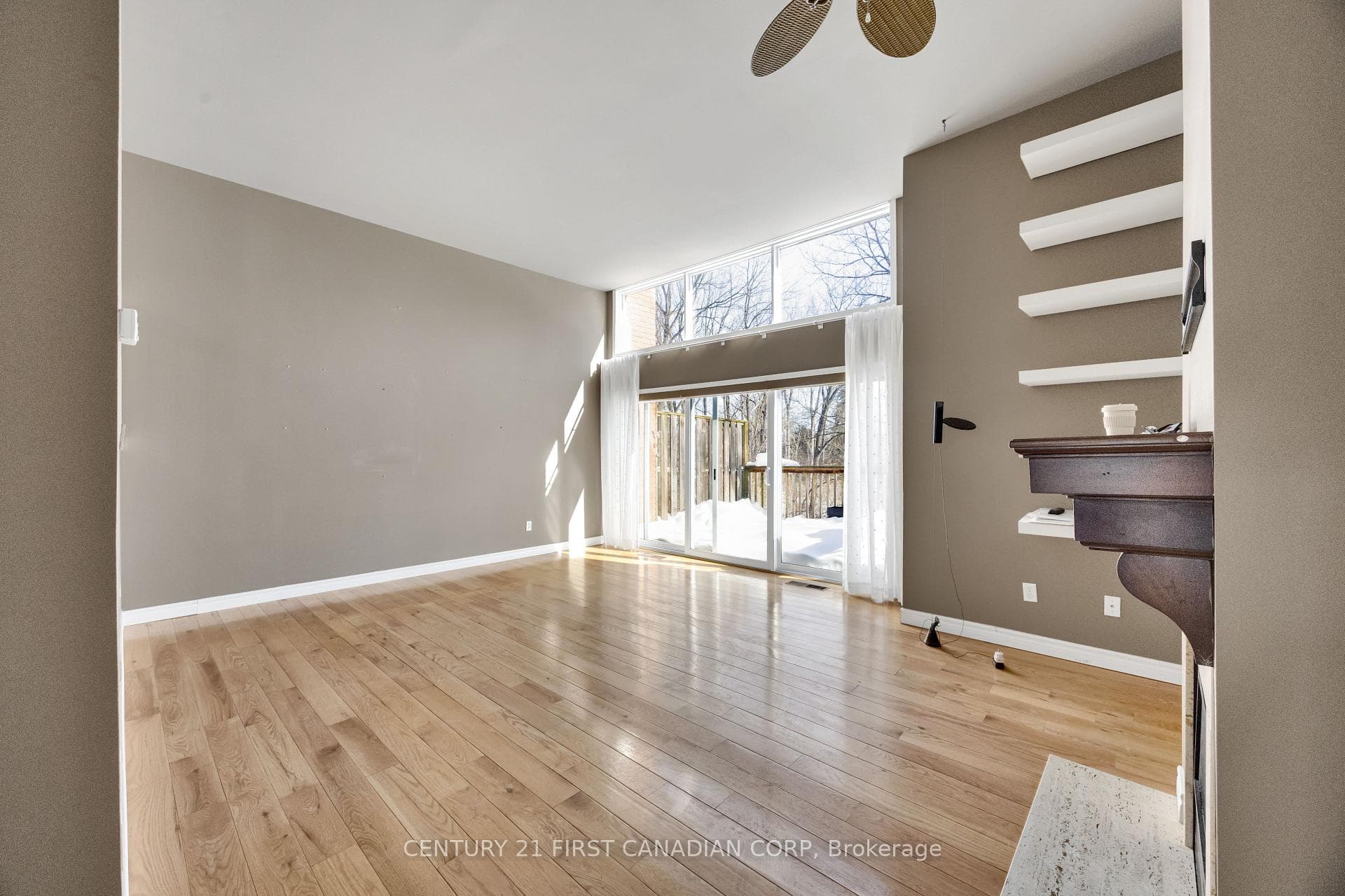 703 WINDERMERE Road Unit 3 photo 22