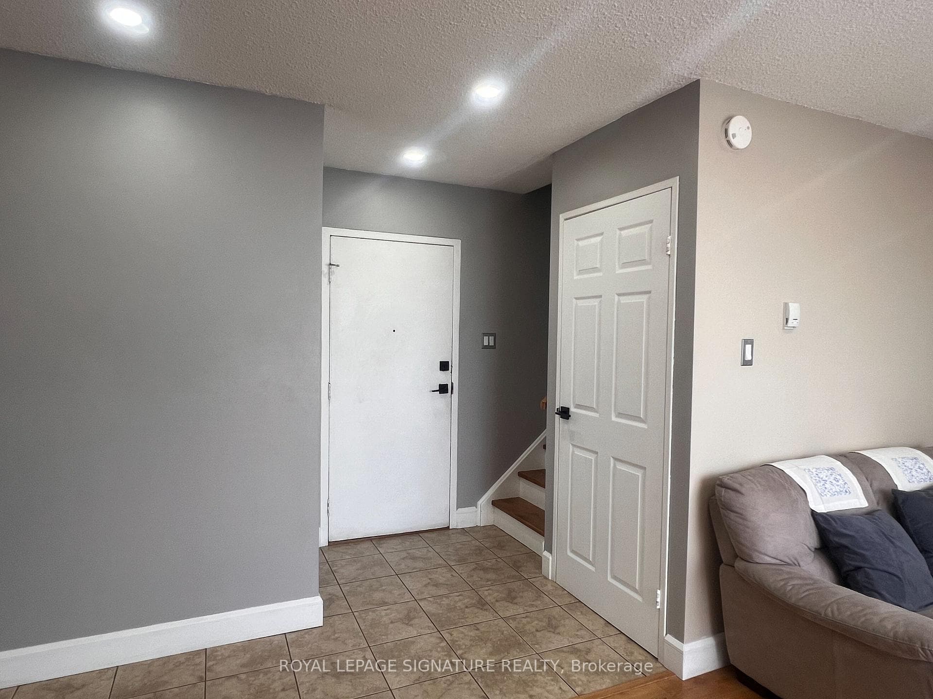 1055 A Forestwood Drive Unit 212 photo 11
