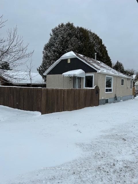 312 Lansdowne Avenue photo 3