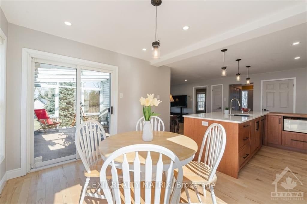 1720 GROVES Road photo 8