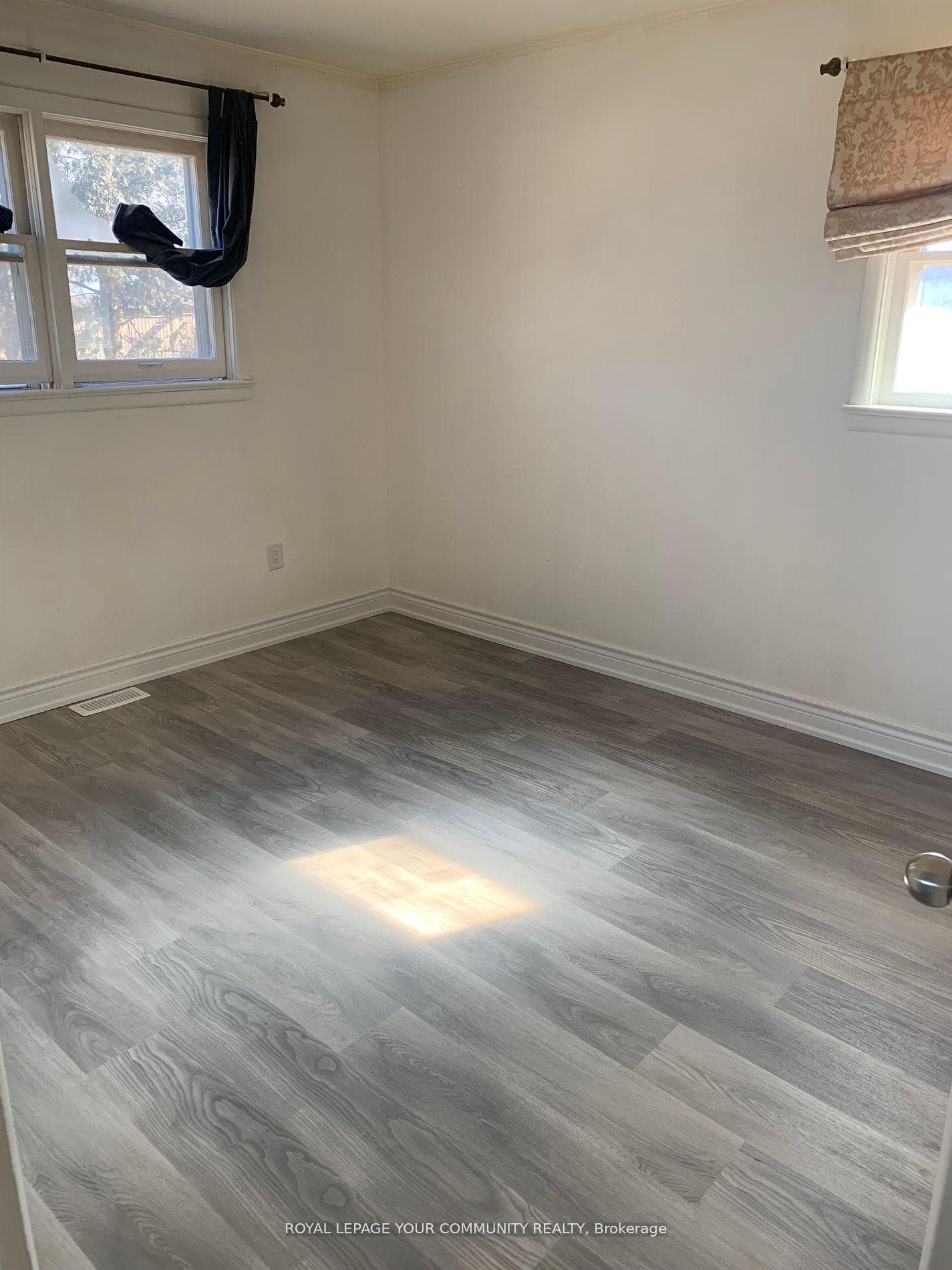 562 Mulock Court Unit A photo 3
