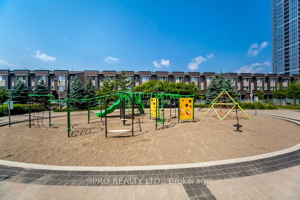 310 Village Green Square Unit 35 photo 9