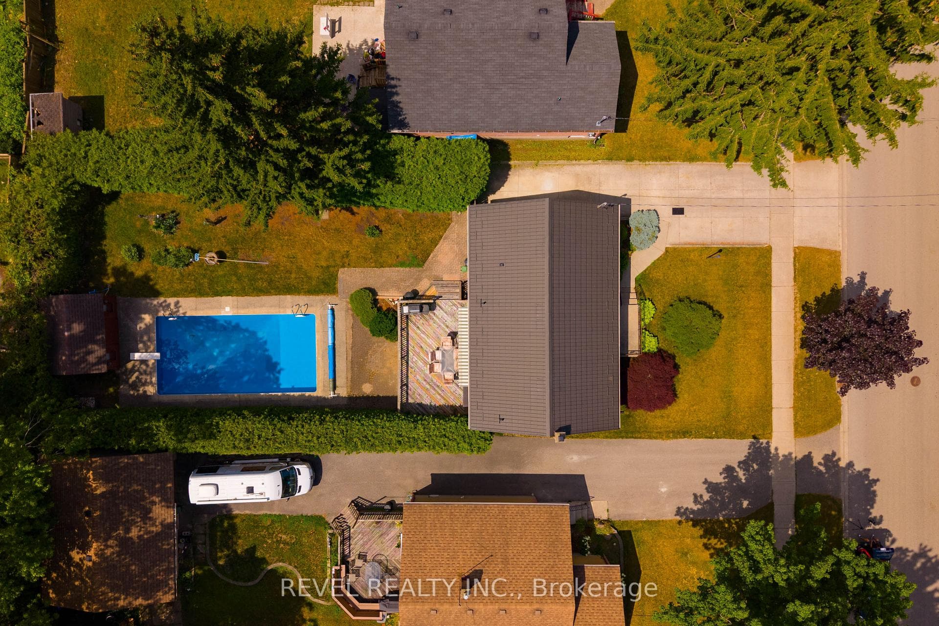 1627 Mardell Street photo 17