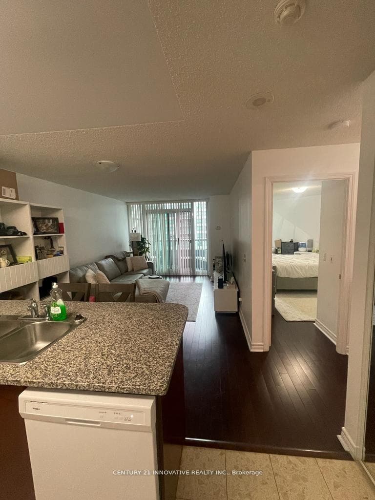 51 Lower Simcoe Street Unit 628 photo 7