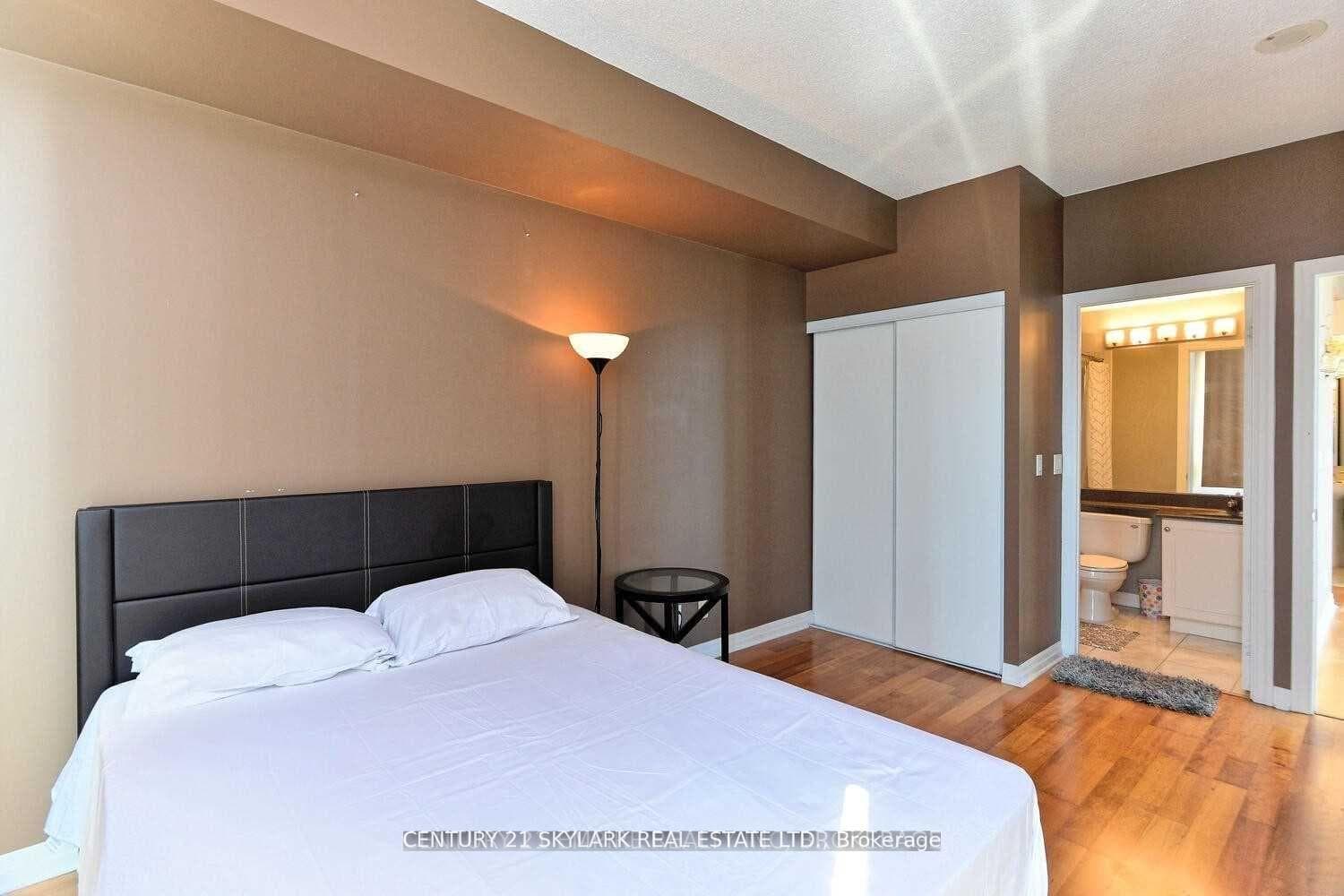 3939 Duke Of York Boulevard Unit 3007 photo 26