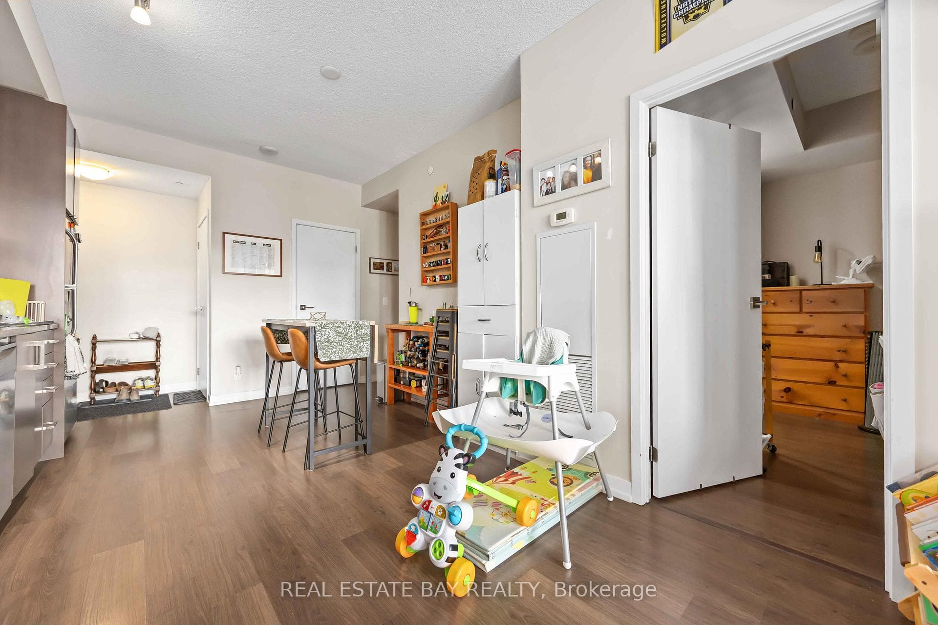 89 DUNFIELD Avenue Unit 1101 photo 12