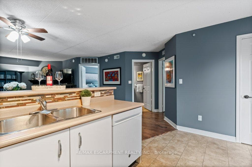 4005 Kilmer Drive Unit 211 photo 16