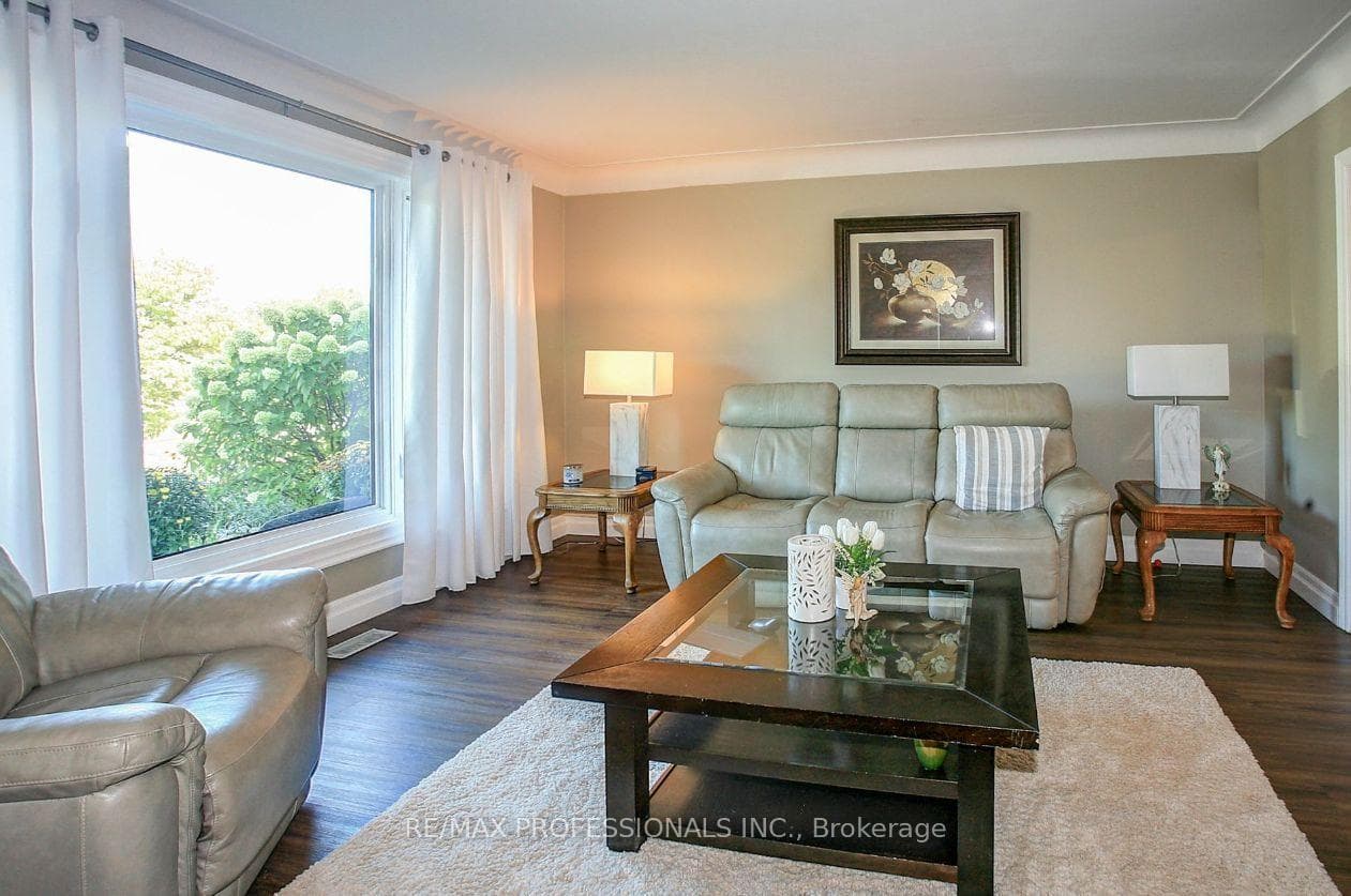 1410 Charles Drive photo 4