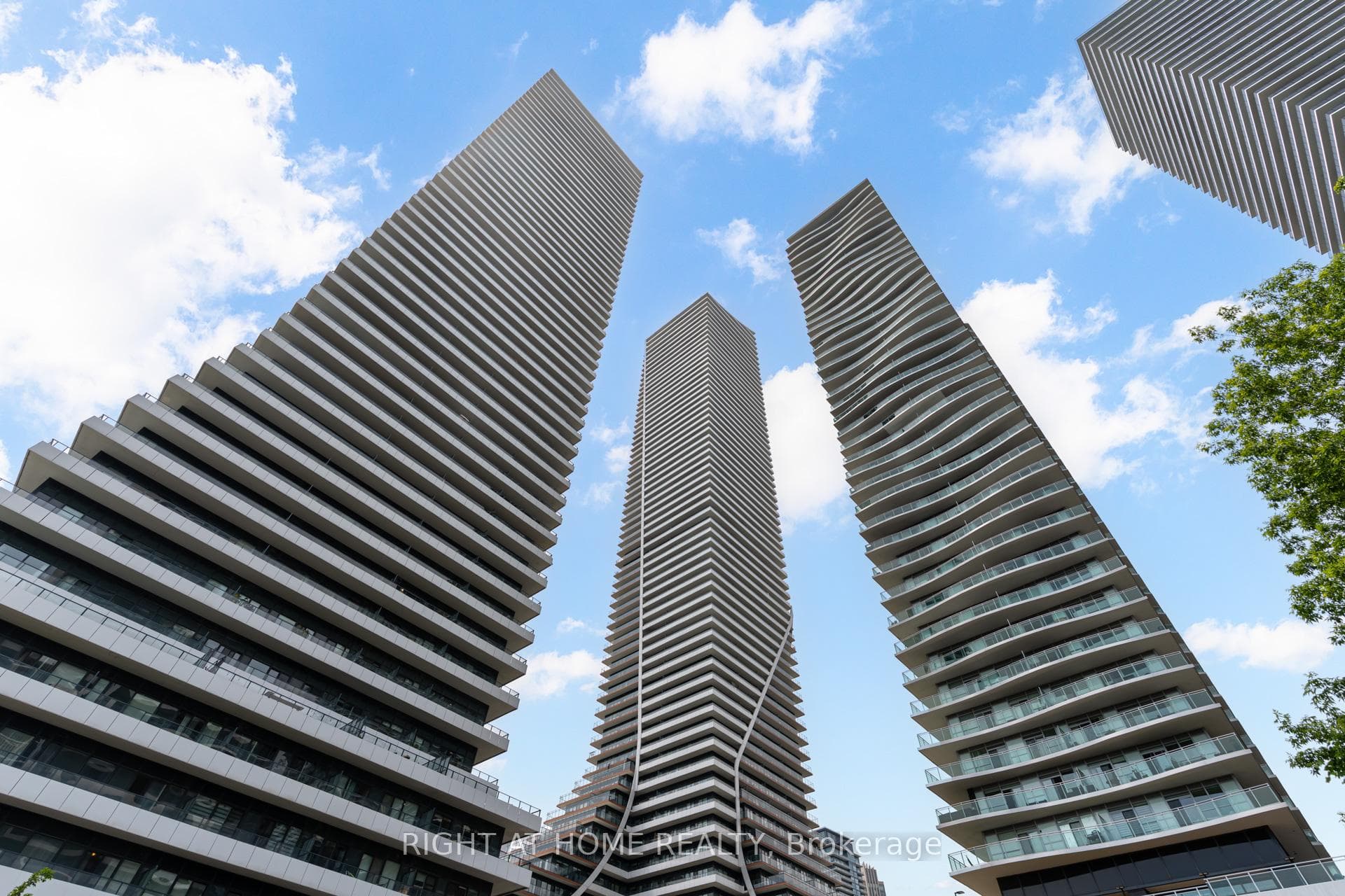 30 Shore Breeze Drive Unit 1413 photo 2