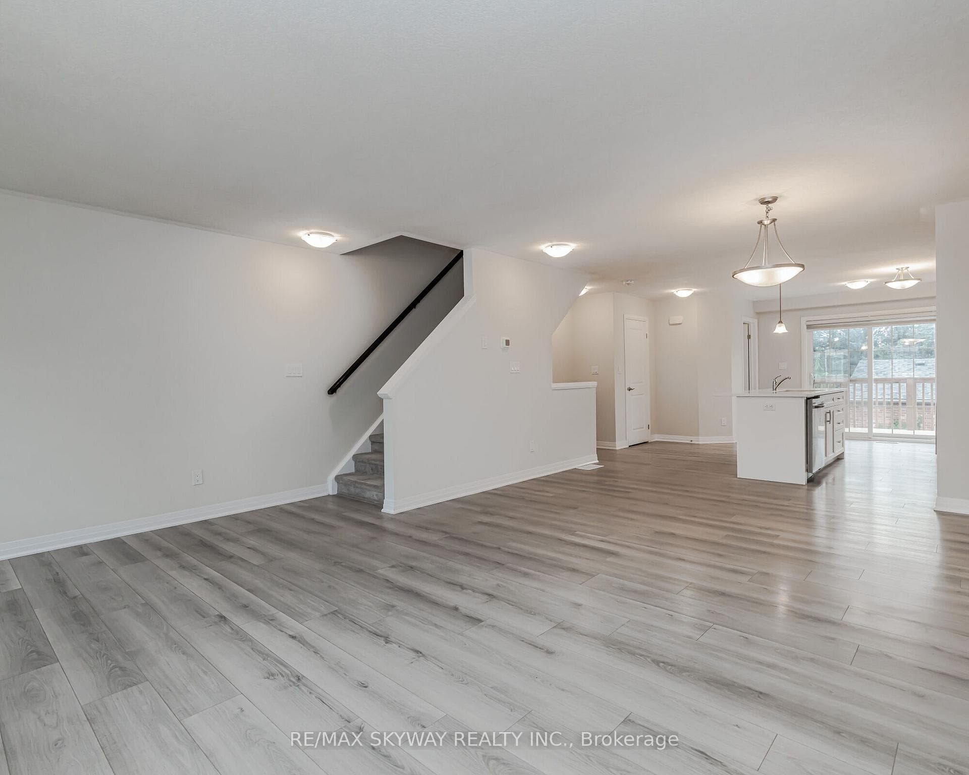 311 Woolwich Street Unit 5 photo 11