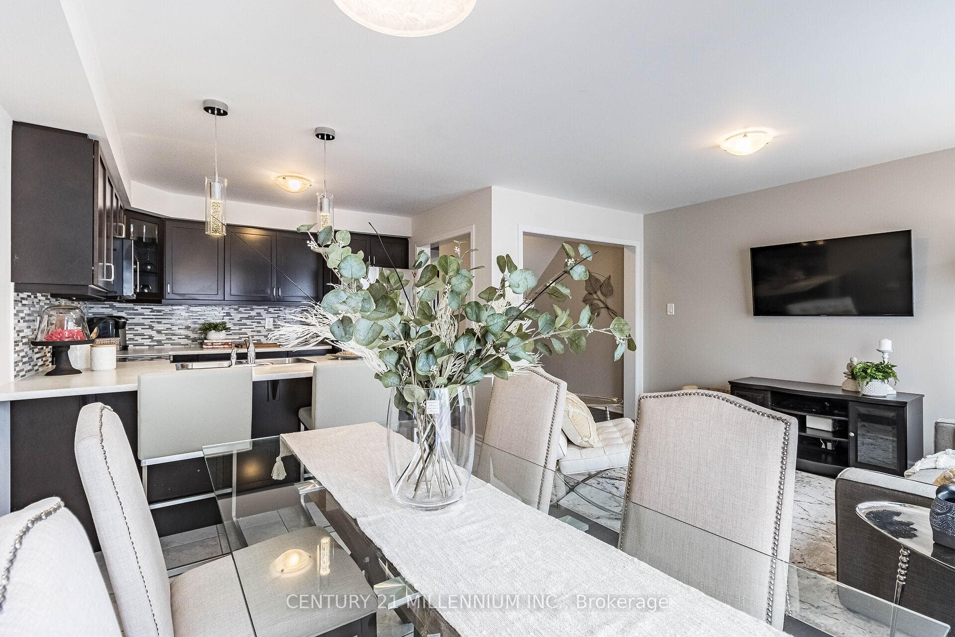 77 Bannister Crescent photo 8