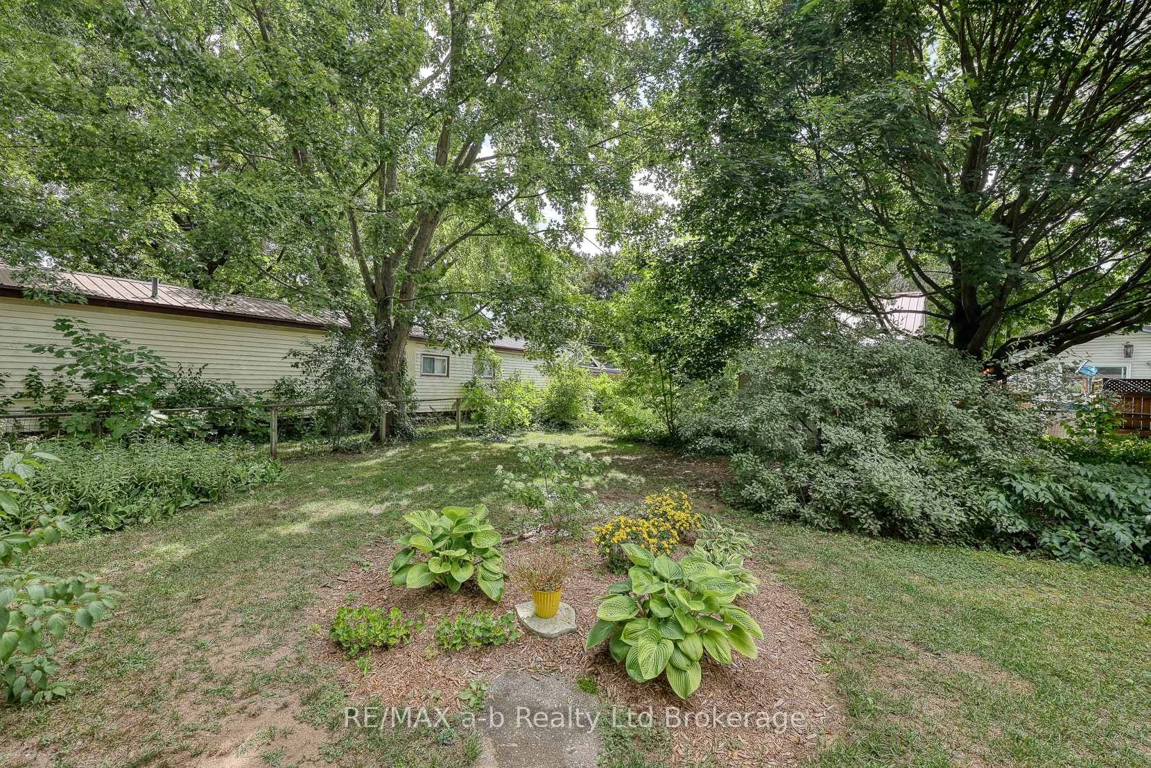 746112 Township 4 Road Unit 26 photo 15