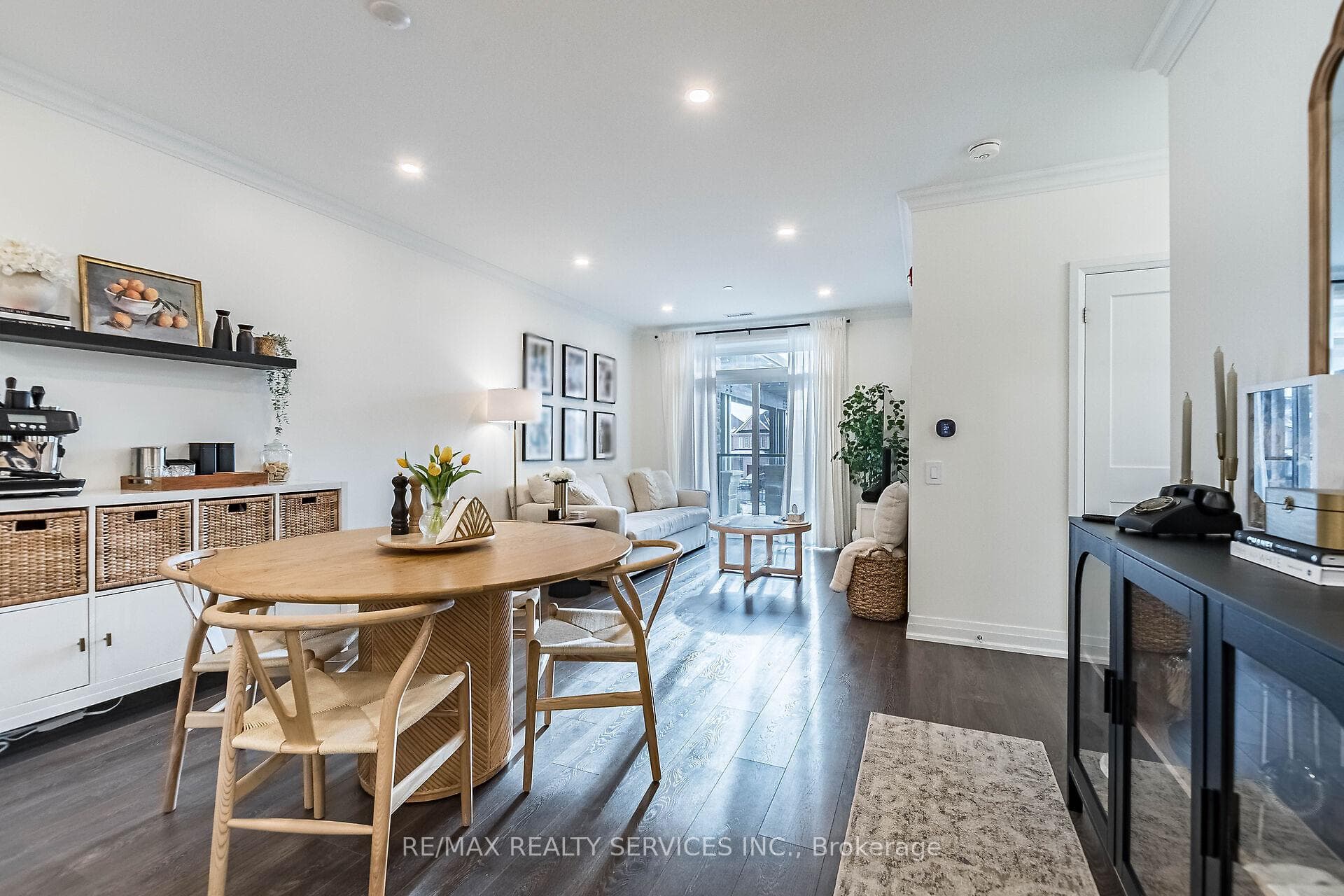 830 Megson Terrace Unit 211 photo 2