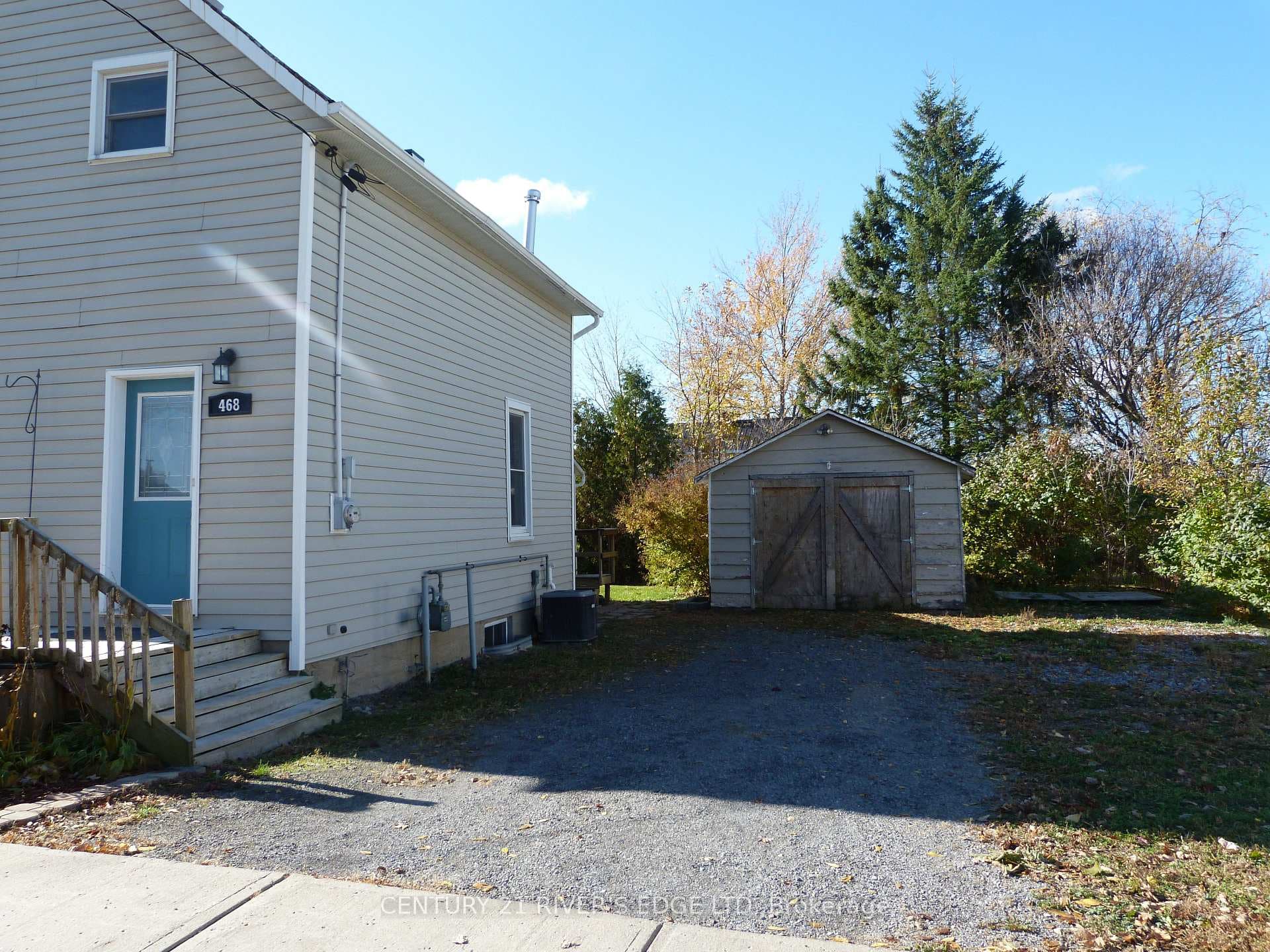 468 Gladstone Street photo 3