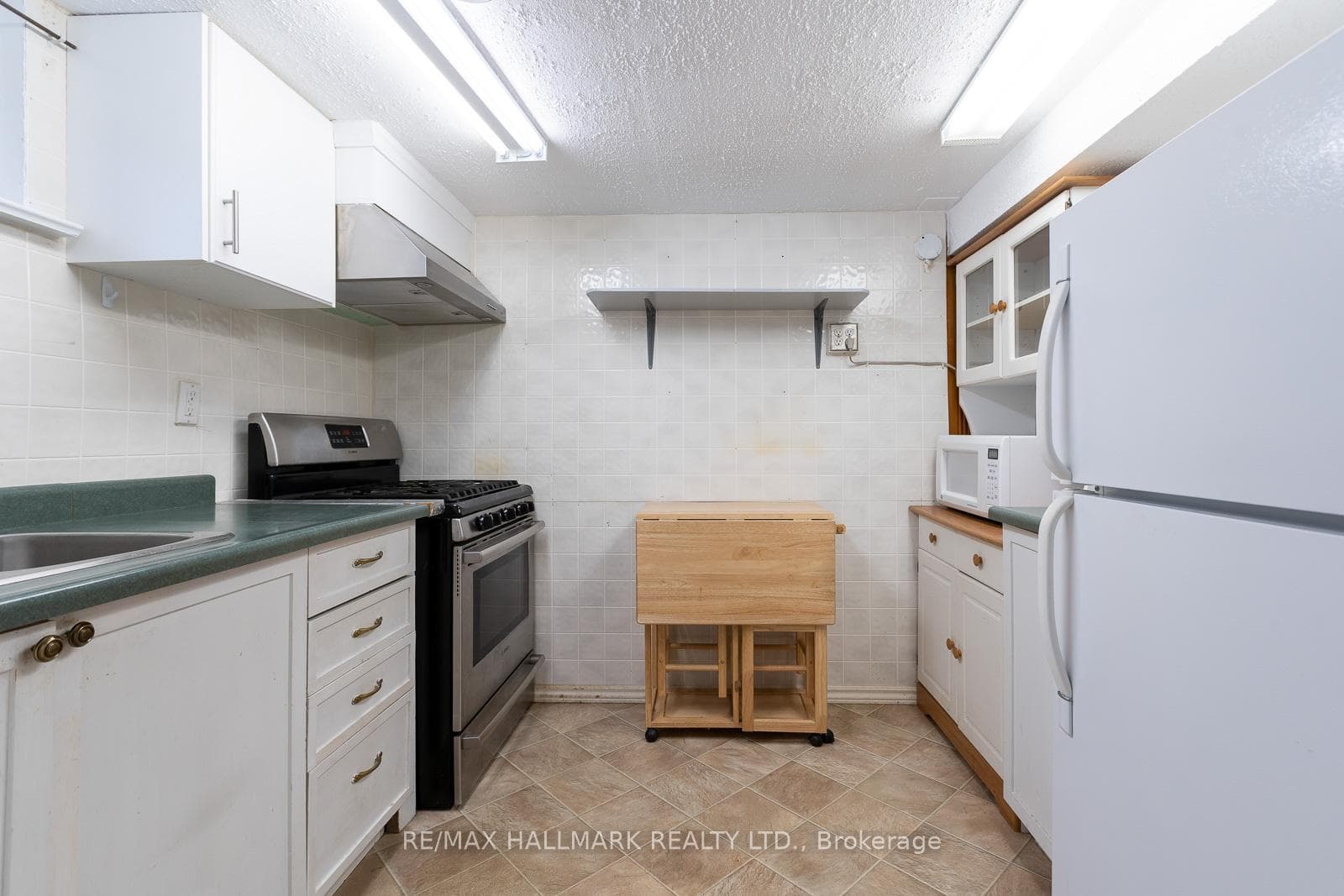 945 Pharmacy Avenue photo 30