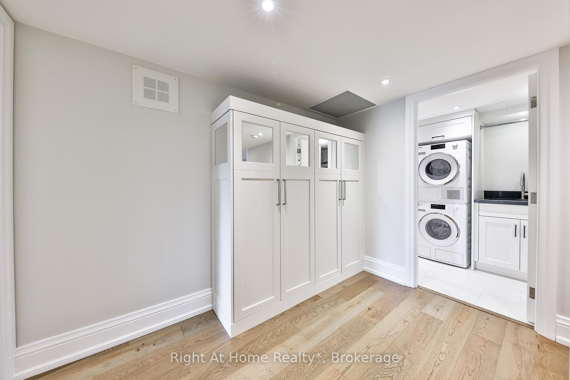 100 Lakeshore Road Unit 101 photo 27