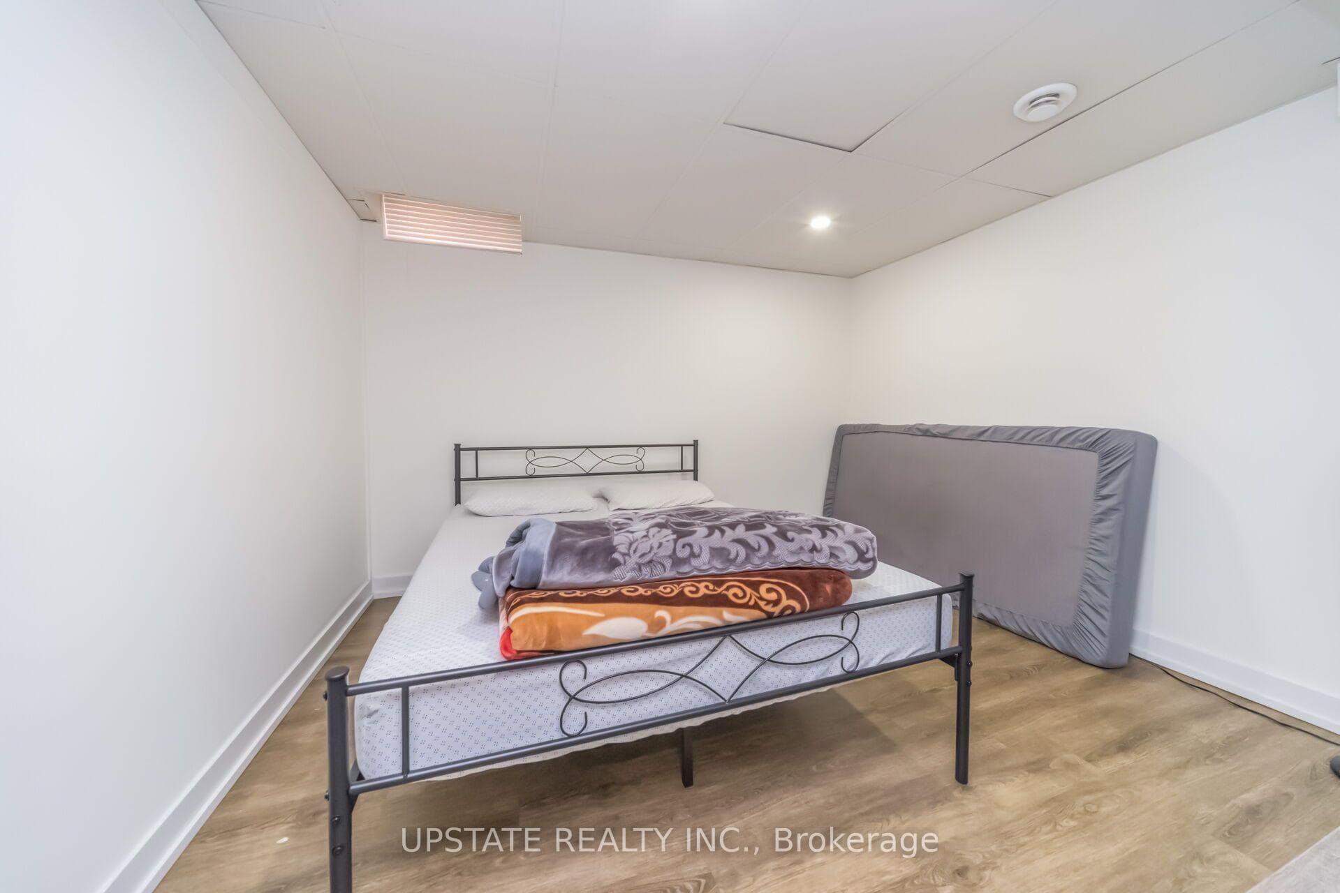 145 Valonia Drive photo 31