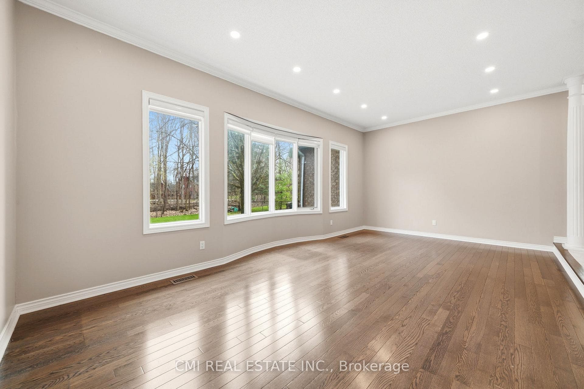 15 Treegrove Circle photo 8