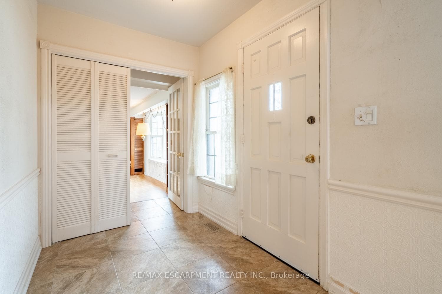 27 Beacon Hill Drive photo 4