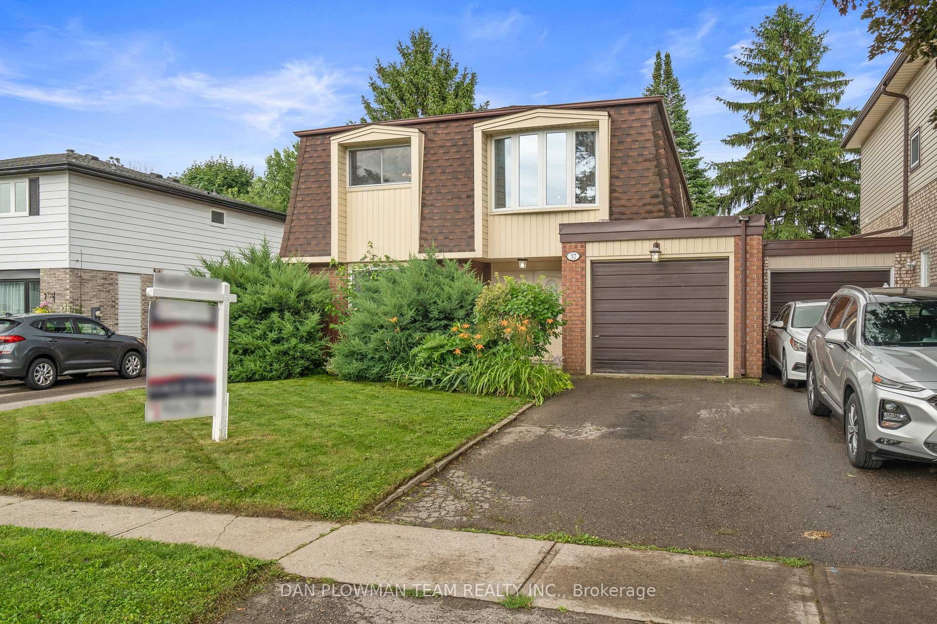 37 Loscombe Drive photo 4