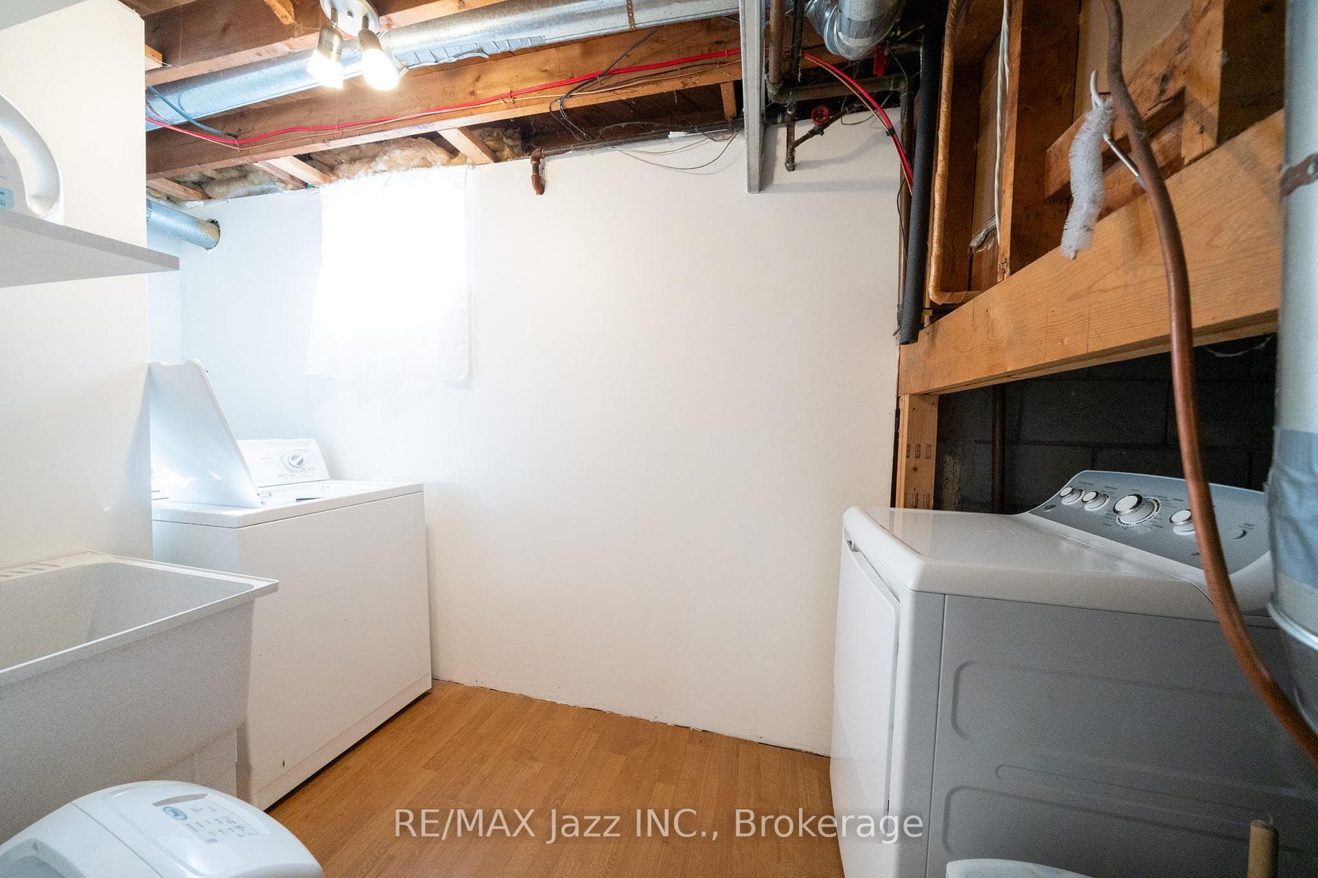 607 Gliddon Avenue photo 32