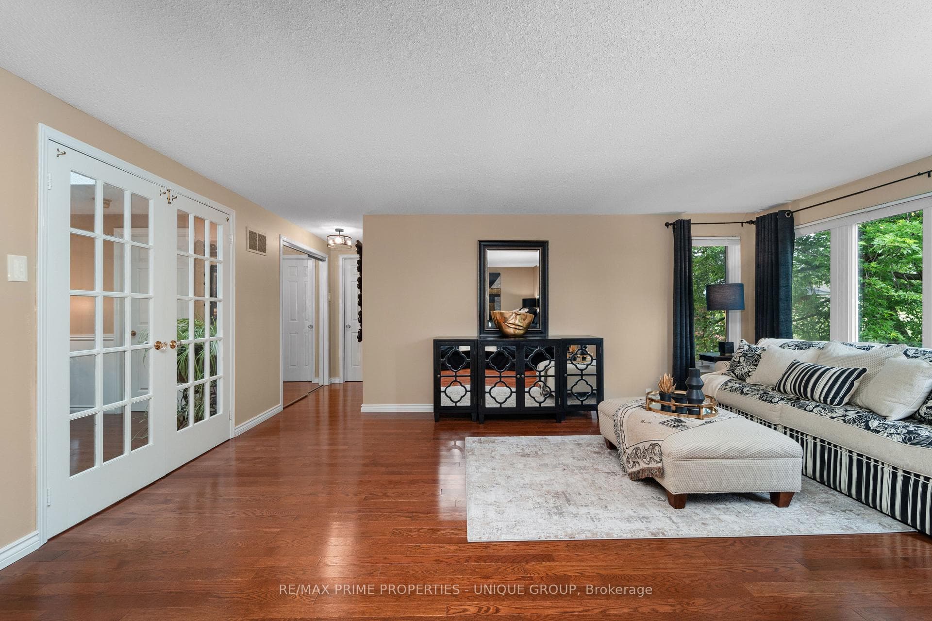 67 Farrow Crescent photo 32