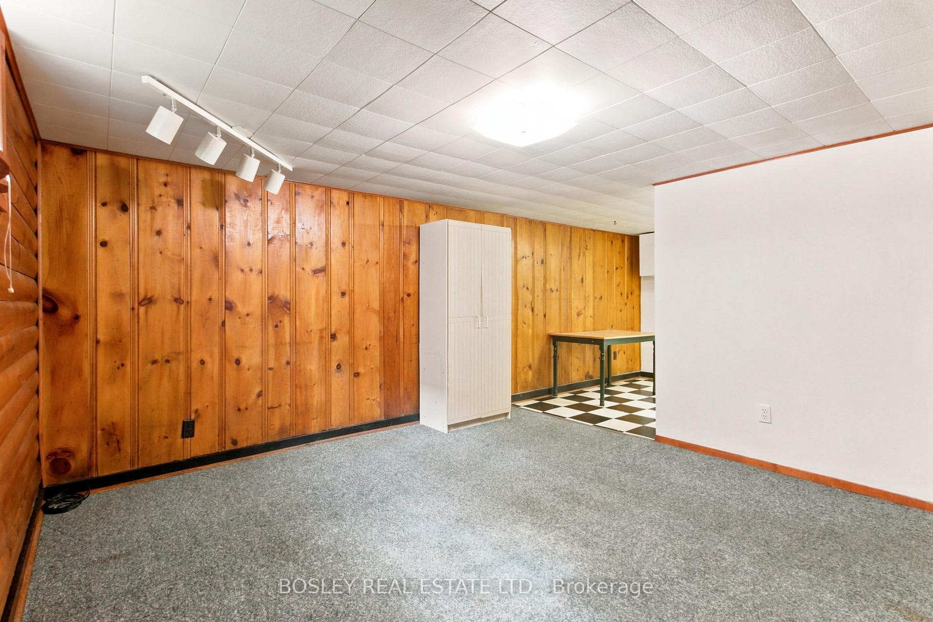 251 Ellington Drive photo 32