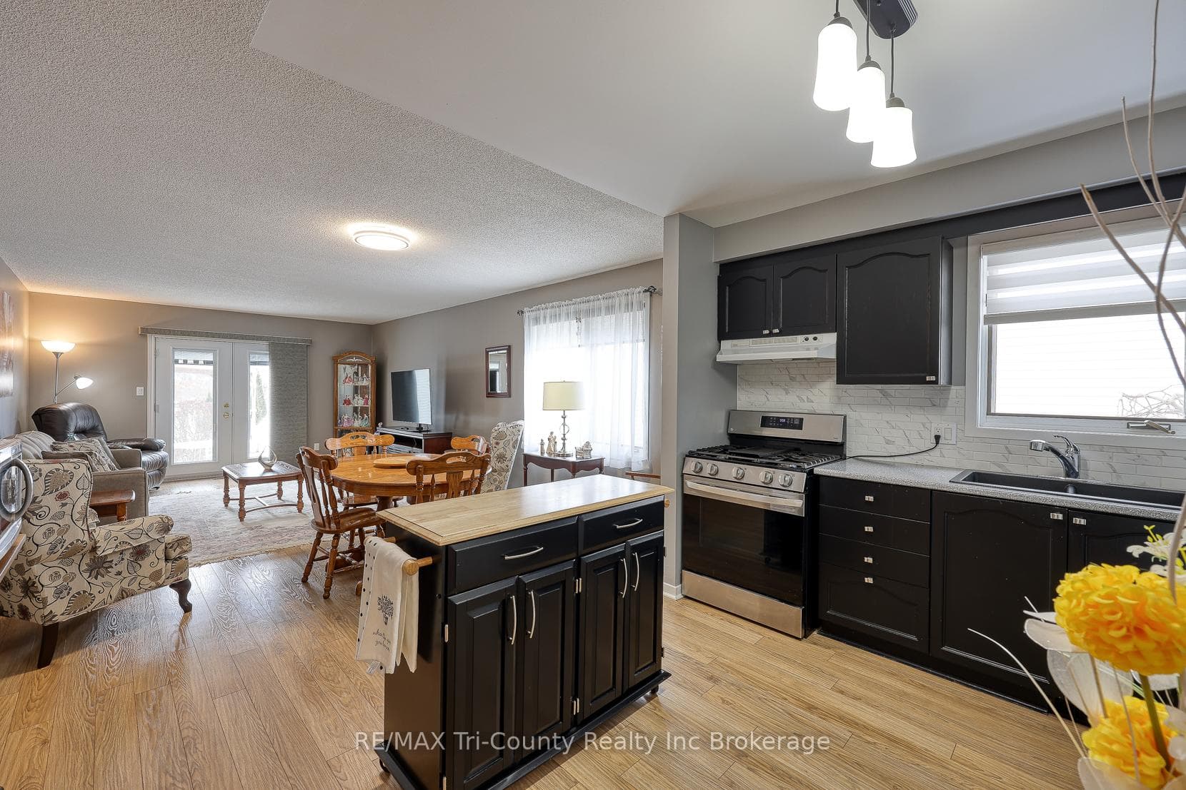 33 Wilkins Crescent photo 5