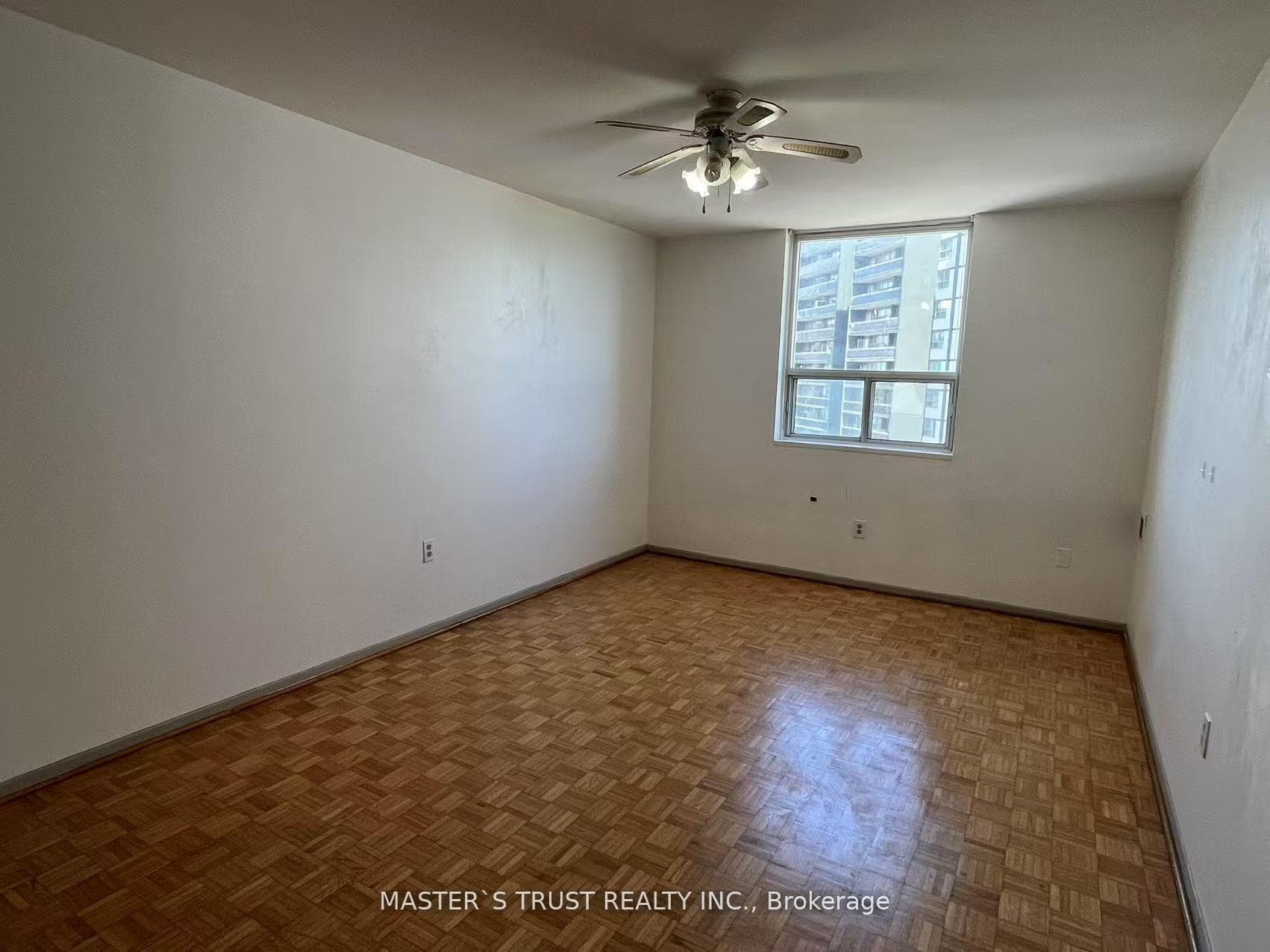 3420 Eglinton Avenue Unit 903 photo 18
