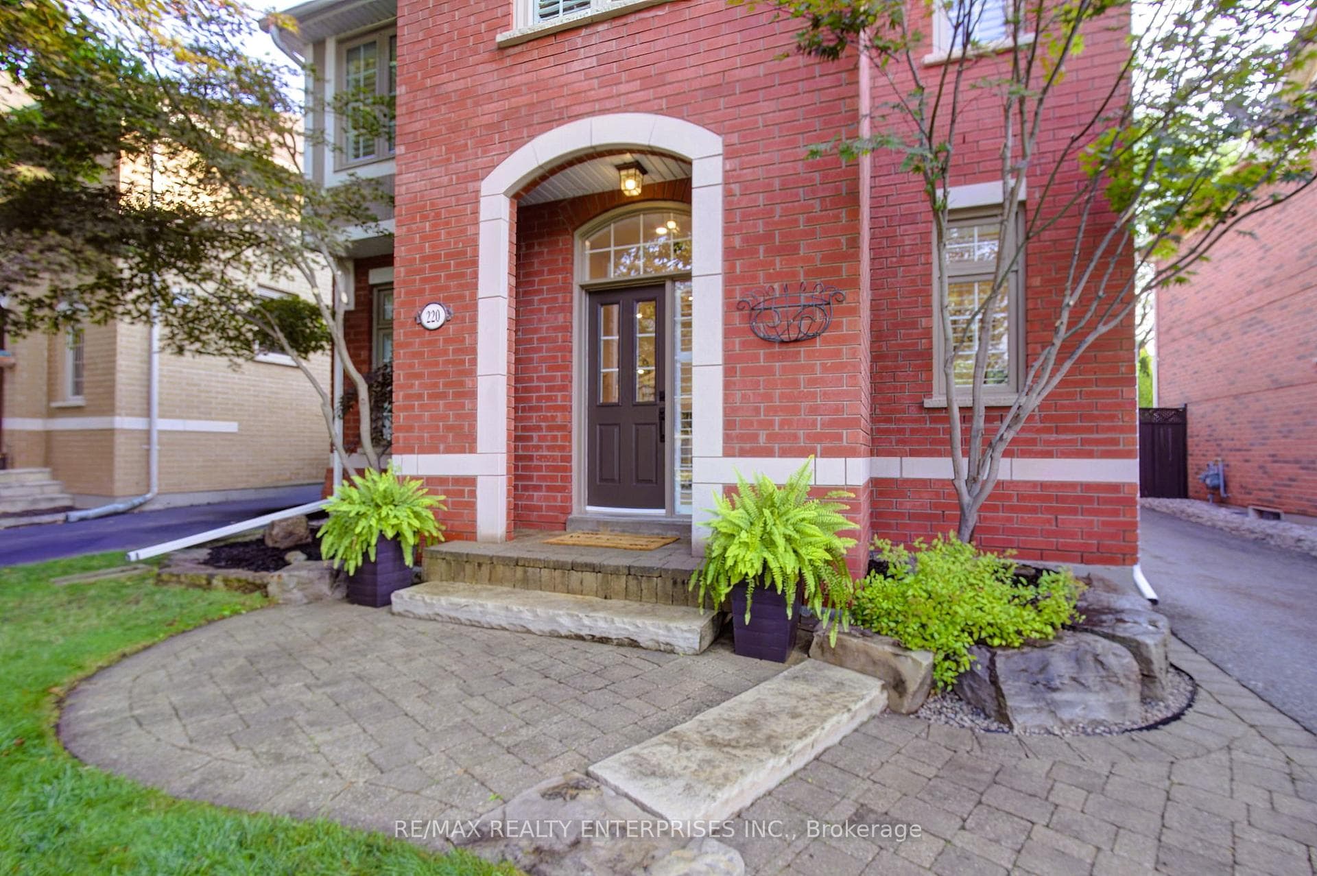 220 Westfield Trail photo 4