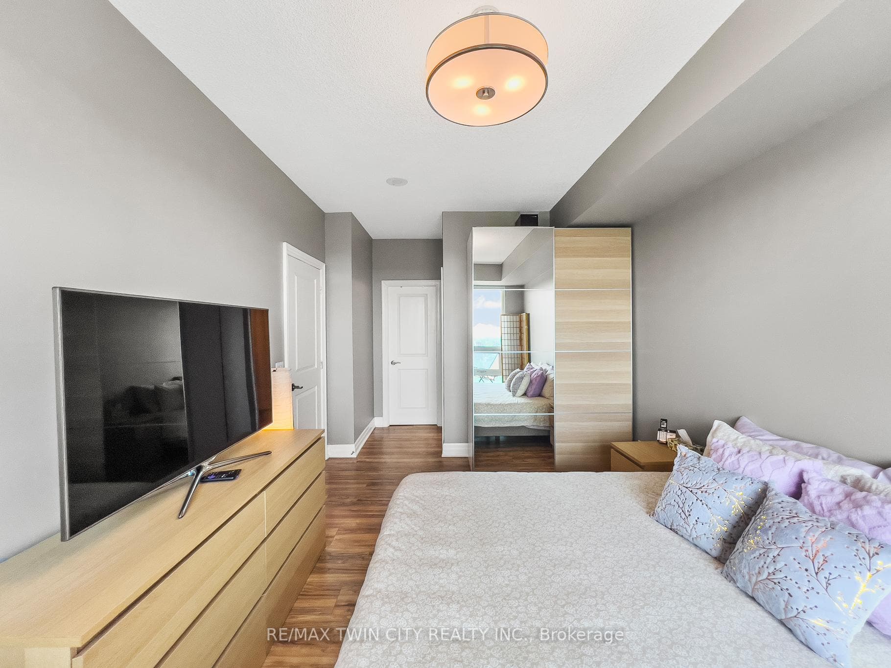 100 John Street Unit 1605 photo 31