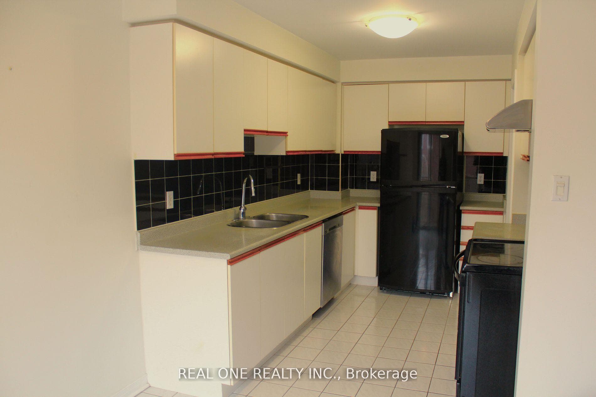 2550 Thomas Street Unit 27 photo 5