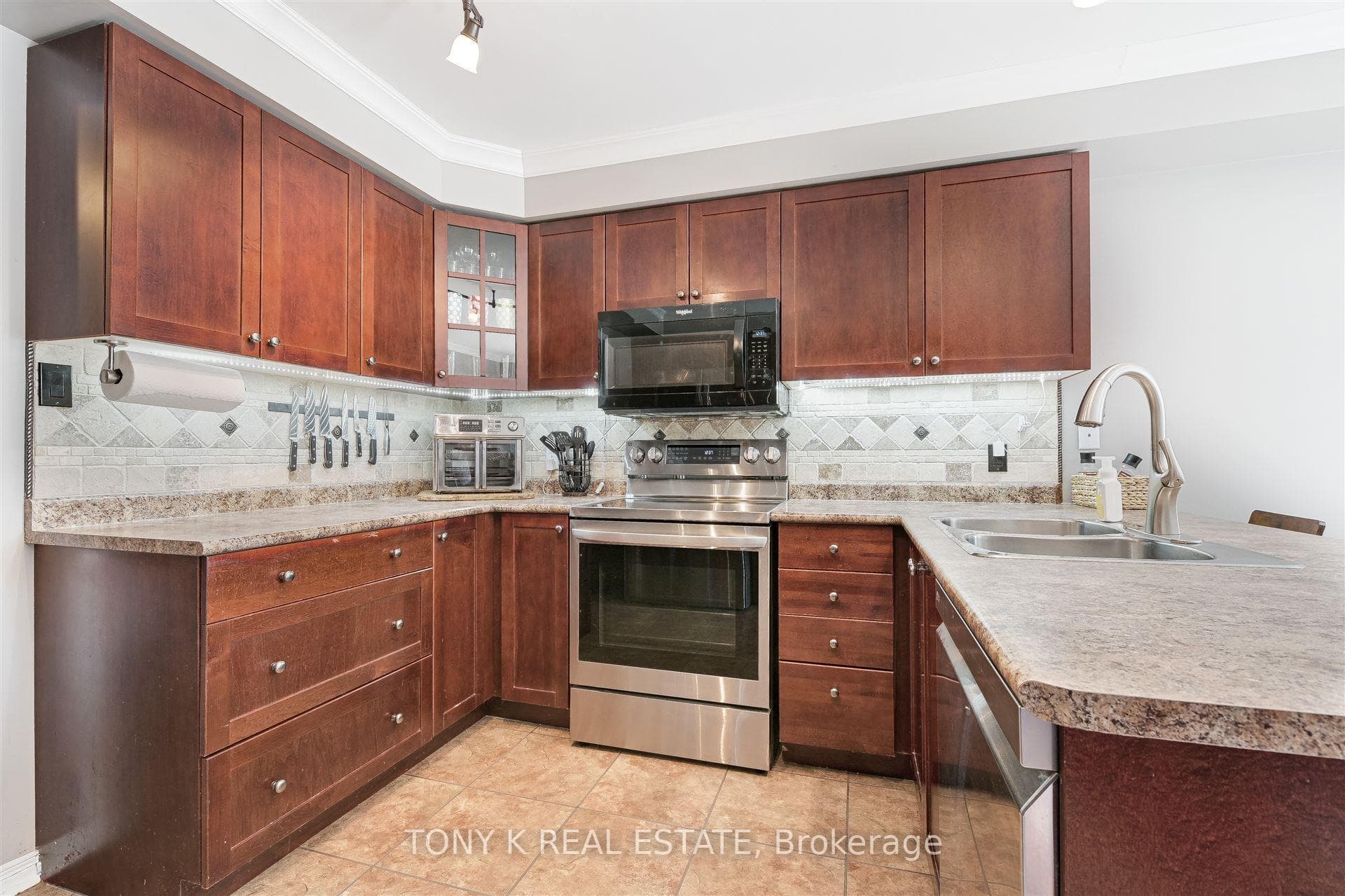 46 Gabrielle Crescent photo 5