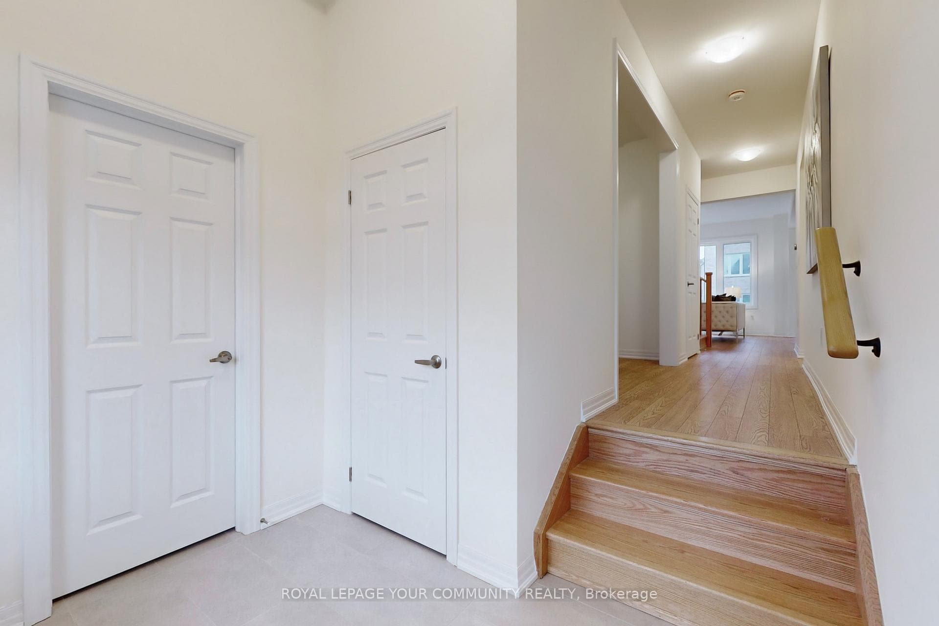 14 Northrop Avenue photo 3