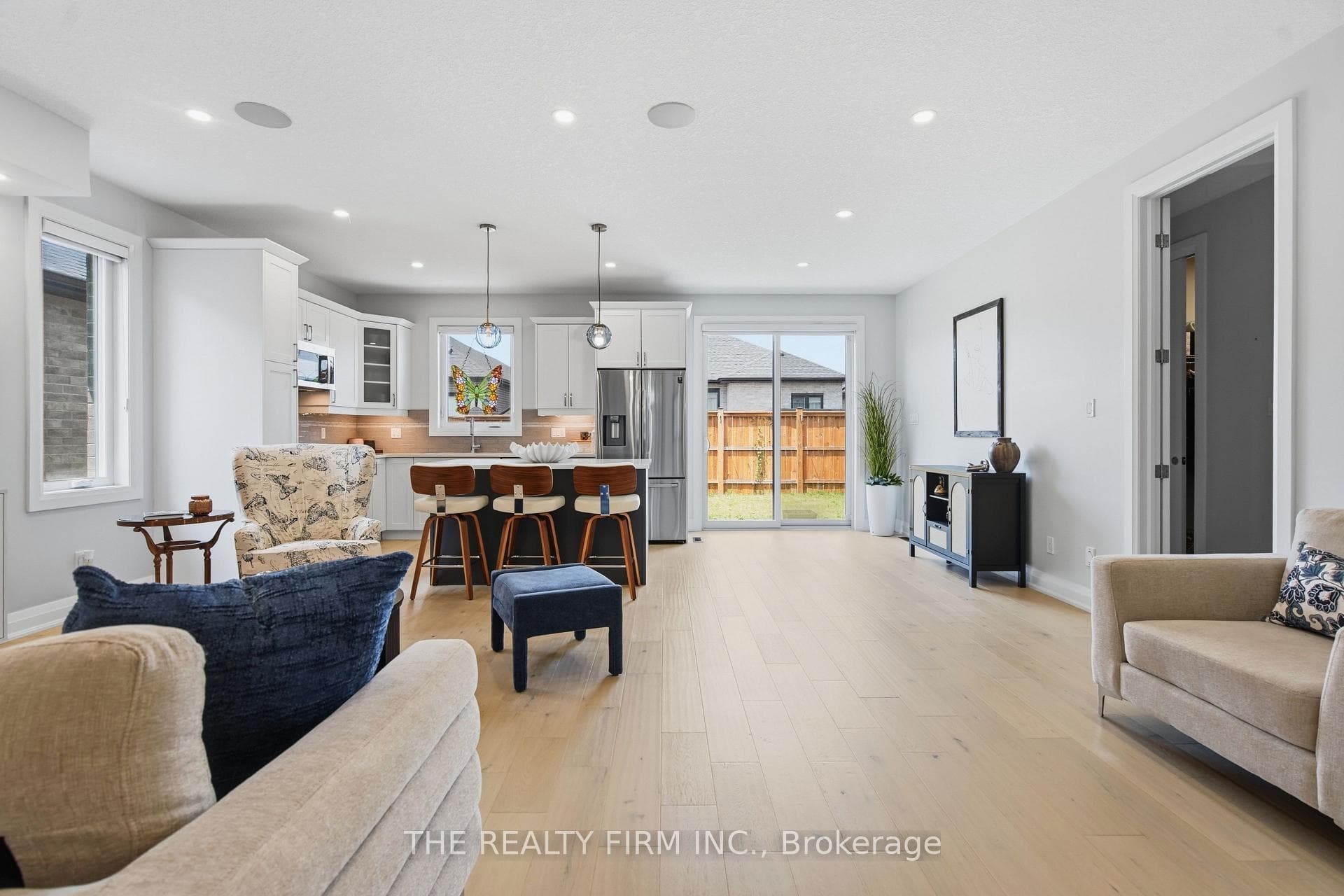 383 Daventry Way Unit 8 photo 10