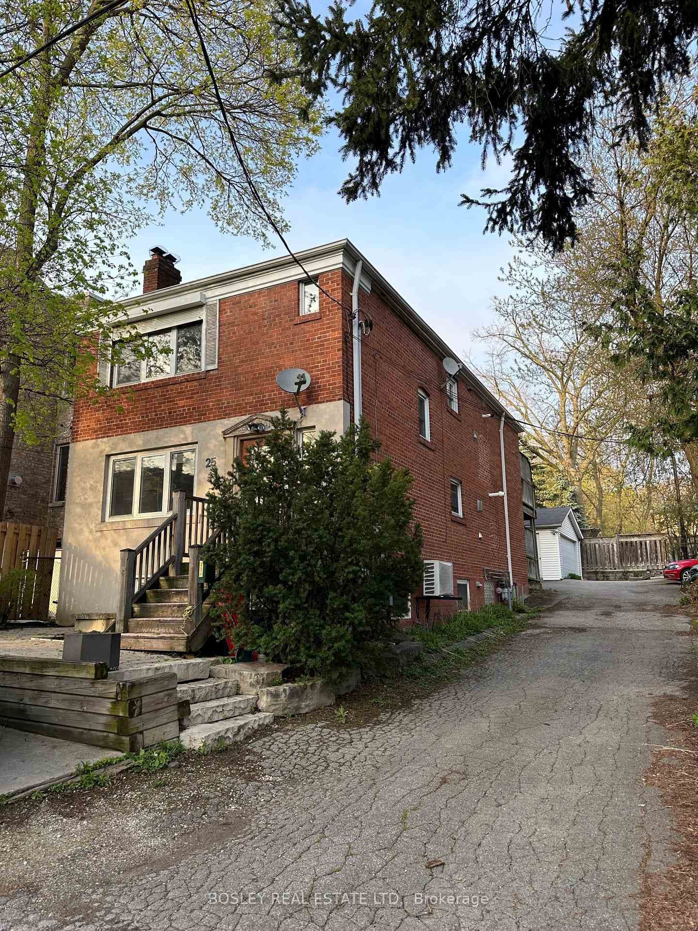 25 Rosewell Avenue Unit Lower photo 18