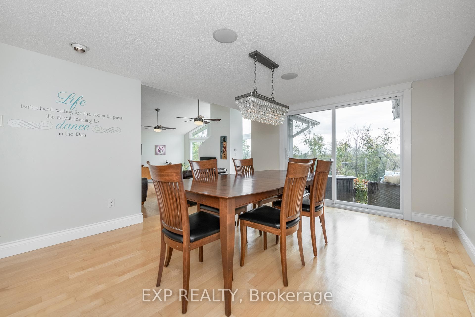 1238 Barnwell Crescent photo 19