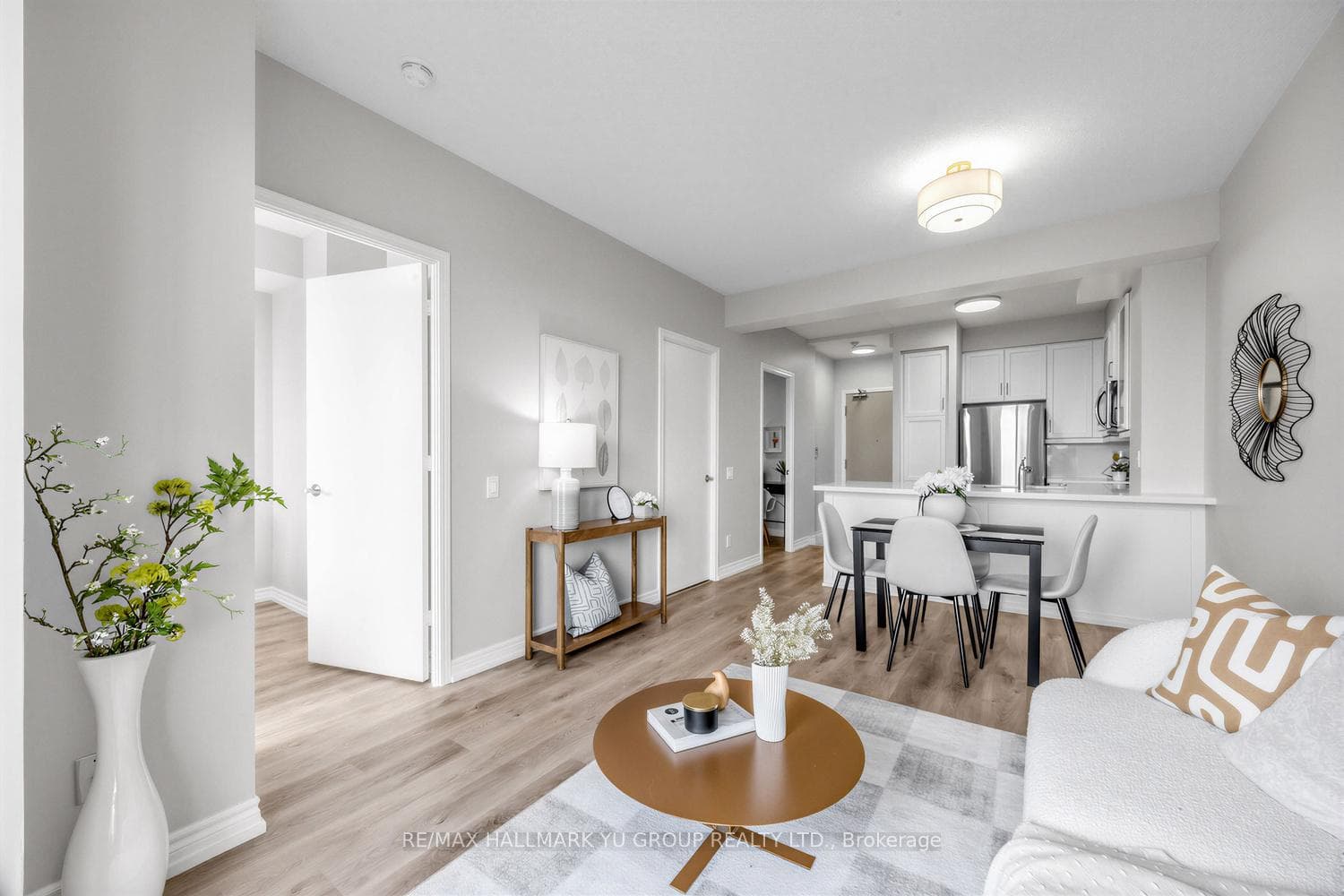 60 Byng Avenue Unit 607 photo 2