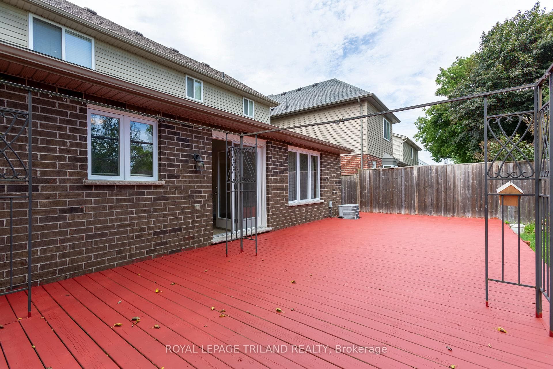 489 Mcmahen Street photo 23