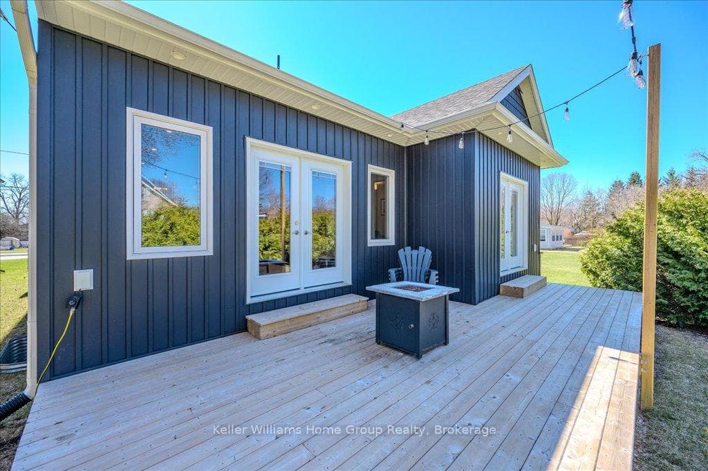 479 St George Street photo 37