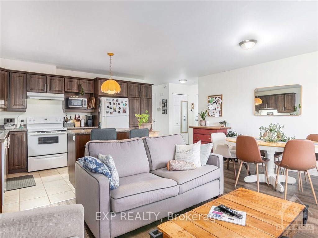 2149 LAURIER Street Unit 302 photo 12